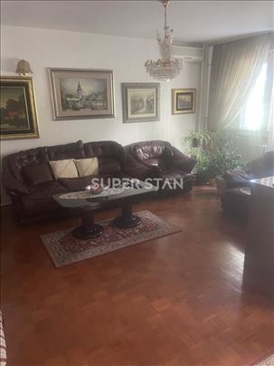 Prostran četvorosoban stan od 112 m² u prizemlju –