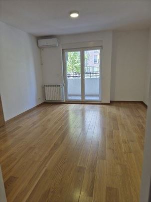 Šumadijska, nov, 50m2, dvosoban, prazan, terasa