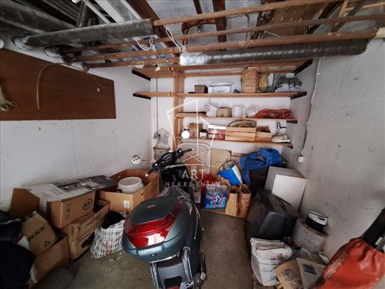 Zasebna garaža u zgradi ID#11672