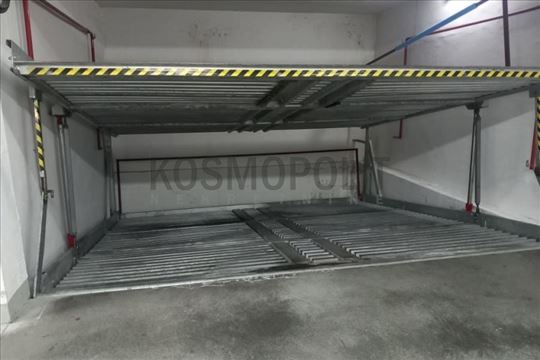 Beograd, Djeram pijaca, Garaža, 12m2