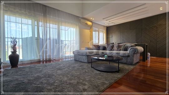 Dorćol, trosoban Lux duplex, odlična lokacija