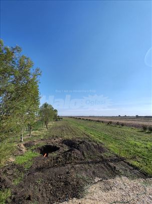 Plac sa dozvolom za gradnju, struja, voda