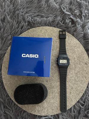Retro Casio sat