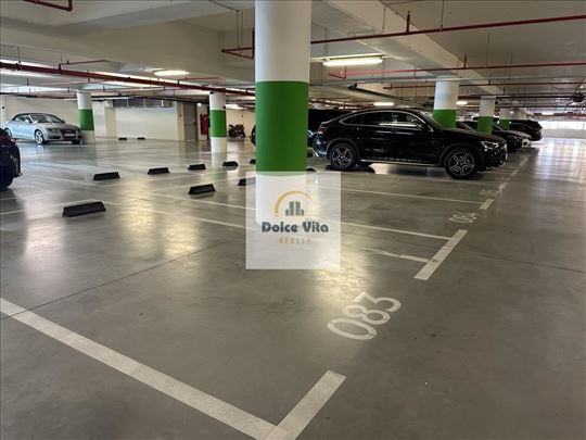 Spuštena cena! Garažna mesta Bw Residences.