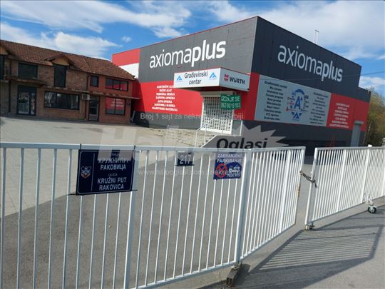 Izdajem halu sa magacinskim prostorom