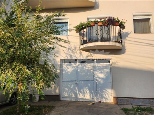 Magacinski prostor 80 m2 Altina Zemun