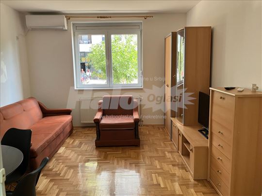 Izdaje se namešten dvosoban stan 40m2