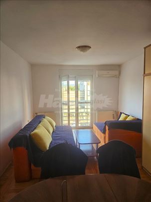 Namestena, Komforna Garsonjera na Grbavici-37m2