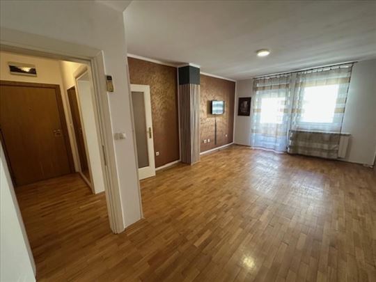Novi Sad-Grbavica-41m2-Parking mesto-Uknjižen ID#3