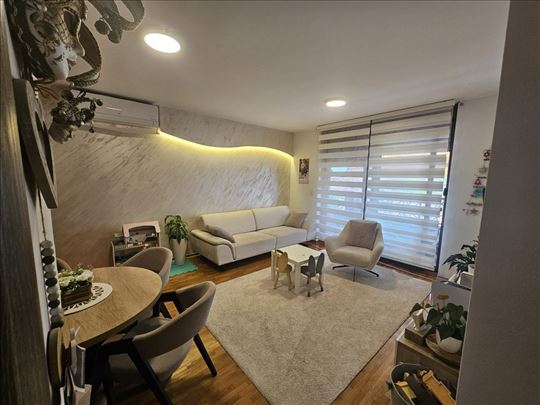 Prodajemo namešten 4.0 stan, Zemun, 75m2