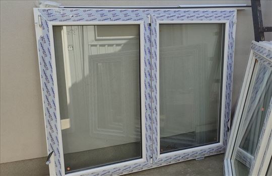 PVC dvokrilni prozor