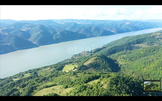 Djerdap - Veliki plac sa kućom i pogledom na Dunav