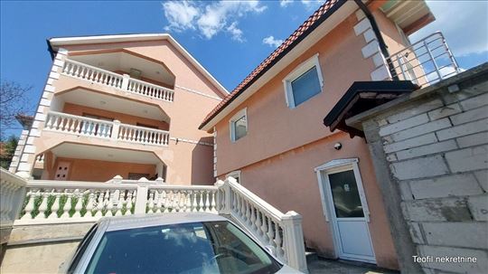 Voždovac 118+16 parking, noviji sa zasebnim ulazom