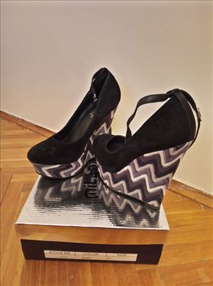 Crne platforme, br. 37, kao nove!