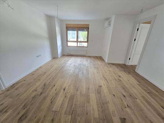 Mutapova,kod Hrama,nov sa garažom ID#18569