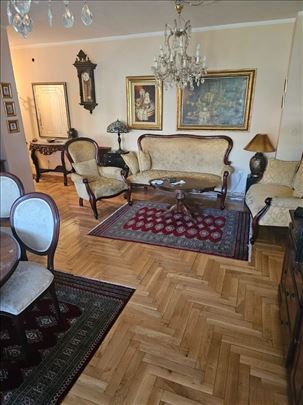 Novi Beograd,Stari Markator,2.5,renoviran,namešten