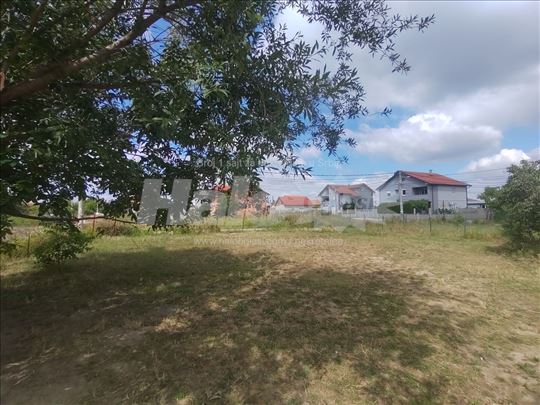Plac na Zbegu, 6a