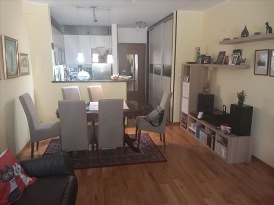 Prodaje se stan,Zemun ID#1307