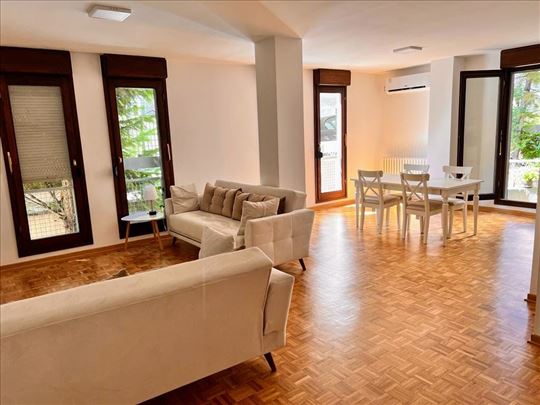 Senjak 100 m2 4-soban namešten stan za izdavanje