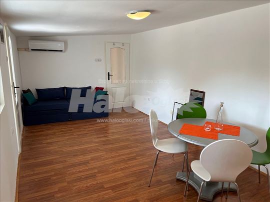 Sjajan, renoviran stančić 30m2 izdajem na duže 