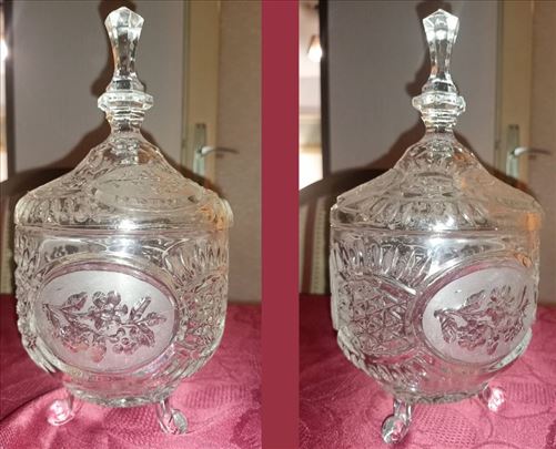 Vintage kristalna bombonjera