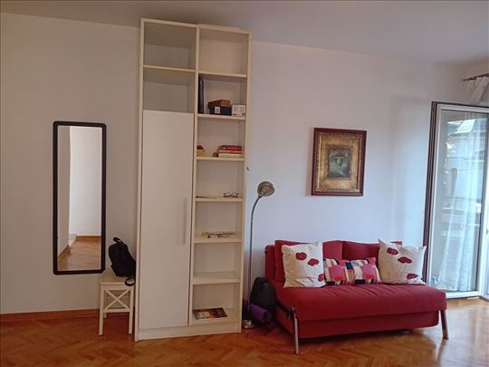 Vračar, lep stan od 46m2, 1.5 - sa garažom