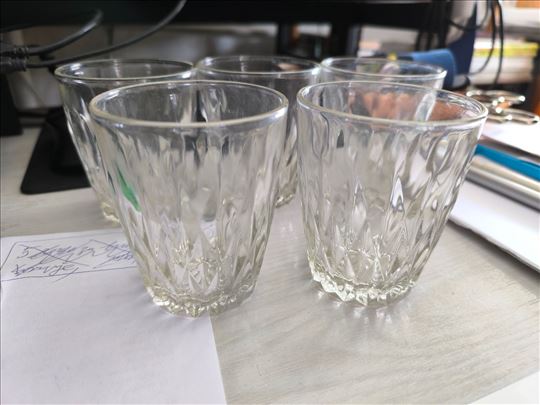5 kristalnih čaša za vino