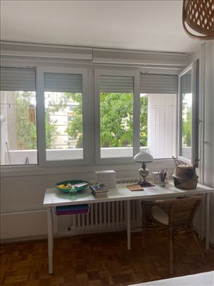 Izuzetna lokacija,67m2 uknjiženo,3/5,Cg,lođa