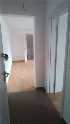 Nov, useljiv 2.0 u Kaluđerici 38 m2 povoljno