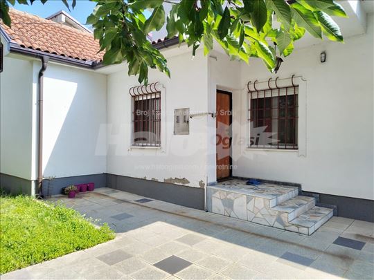 Porodična kuća - Zvezdara, Učiteljsko naselje 71m2