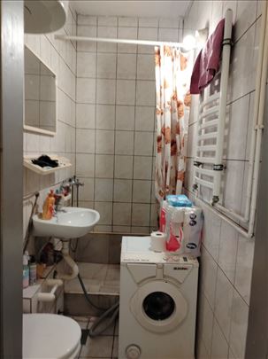 Prodaje se garsonjera na Bubnju sa stvarima