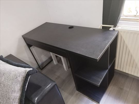 Radni sto ikea + gratis stolica