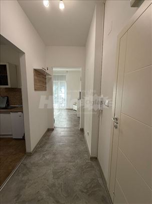 Stan na Slaviji – 30 m², odmah useljiv!