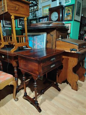 Stari stilski nameštaj