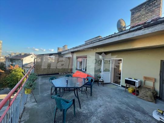 Ušuškan, svetao stan sa 20m2 terasom