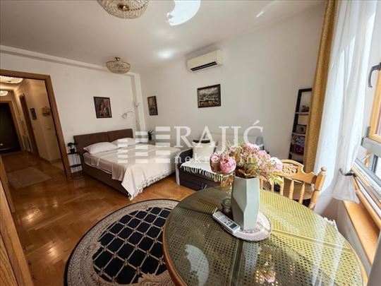 Dva stana-Centar(Skupština)Svetogorska,135 m2+2par