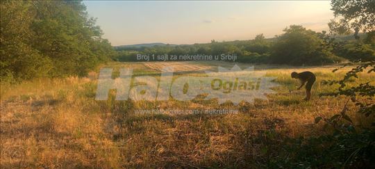 Na prodaju gradjevinski plac od 70 ari