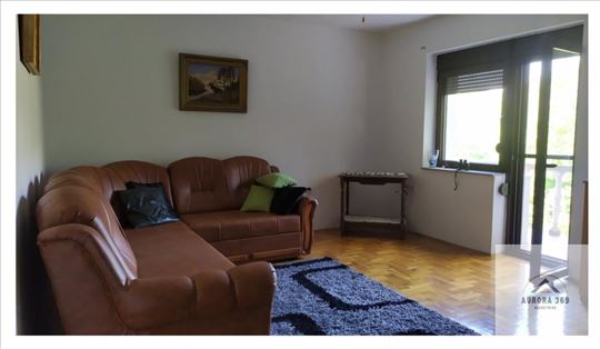 Prodaje Se OdliČna KuĆa U Novom Sadu- Rakovac
