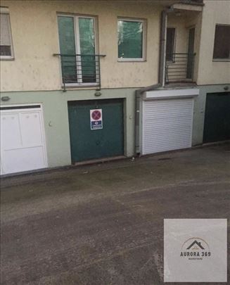 Prodaje Se Top GaraŽa U Novom Sadu- Bulevar Evrope