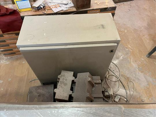 Prodajem dve TA peci- 6 kw i 2.5 kw 