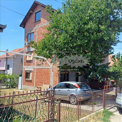Prodajem kuću 120 m2 uknjižena