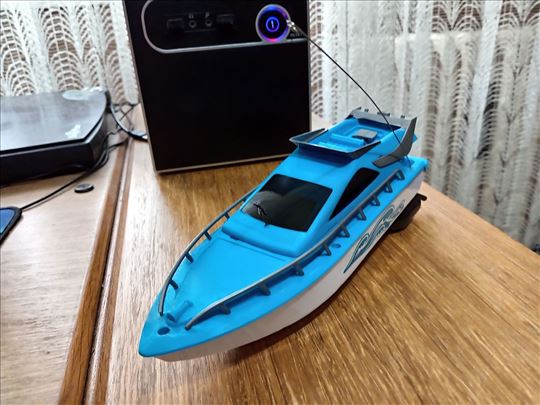 Čamac na daljinski RC