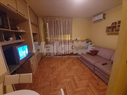 Garsonjera Banovo brdo izdavanje 