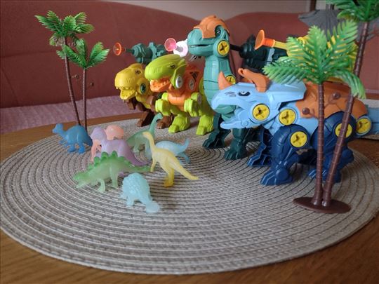 Igračka dinosaurus