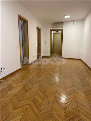 Izdajem kancelarijski prostor, 47m2, vlasnik, 