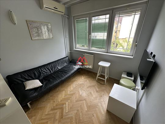 Jednoiposoban stan - 35m2 - Grbavica