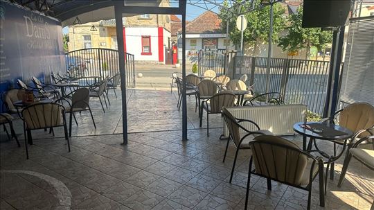 Komplet Stolica i sto sa jastucima