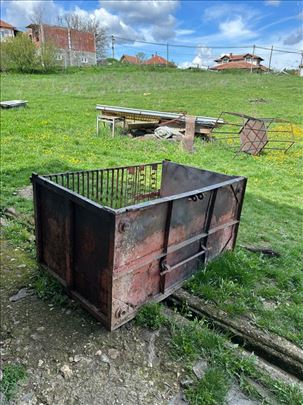 Korpa za traktor