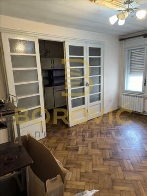 Narodno pozorište-Simina, 77m2, salonac