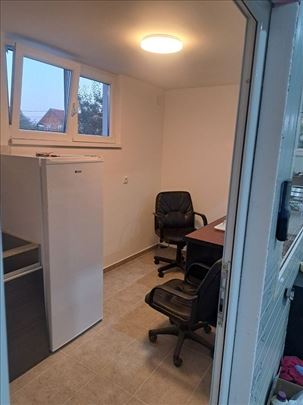 Ovca magacin 150m2+ 80m2 